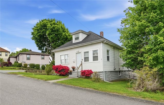 31 Yeoman Avenue, Cranston, RI 02920