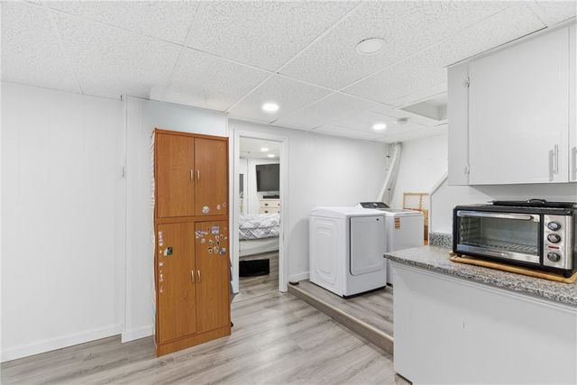 31 Yeoman Avenue, Cranston, RI 02920
