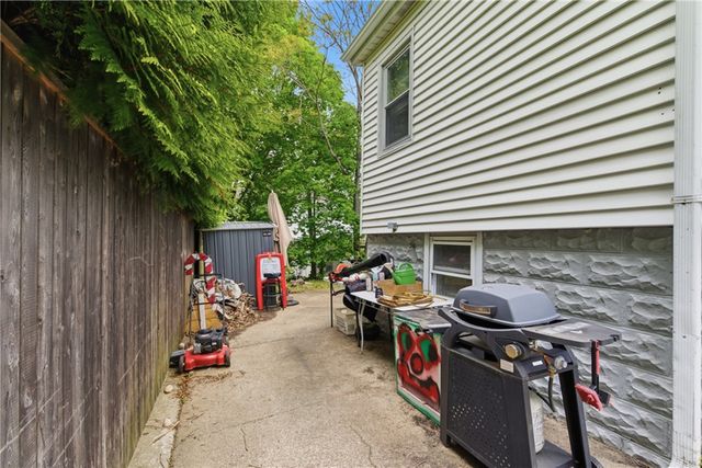 31 Yeoman Avenue, Cranston, RI 02920