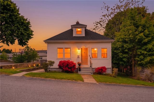 31 Yeoman Avenue, Cranston, RI 02920