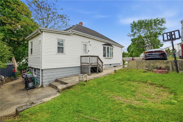 31 Yeoman Avenue, Cranston, RI 02920