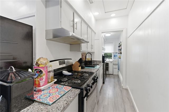 31 Yeoman Avenue, Cranston, RI 02920