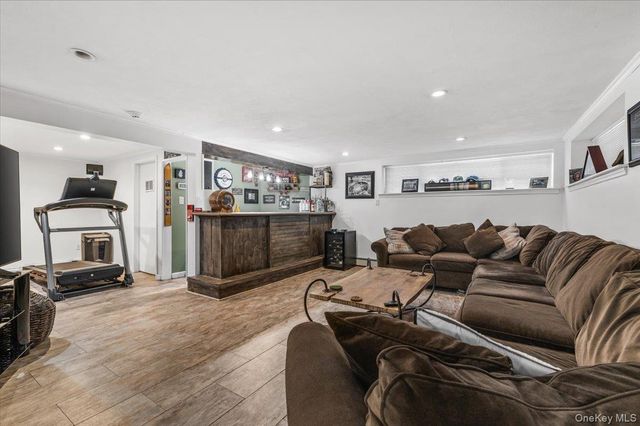 201 Martin Drive, Syosset, NY 11791