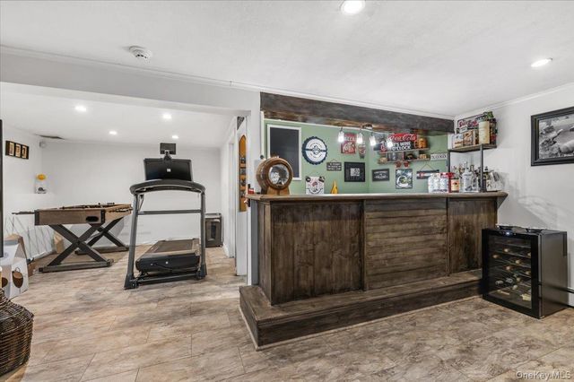 201 Martin Drive, Syosset, NY 11791