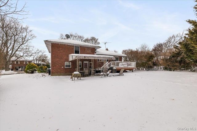 201 Martin Drive, Syosset, NY 11791