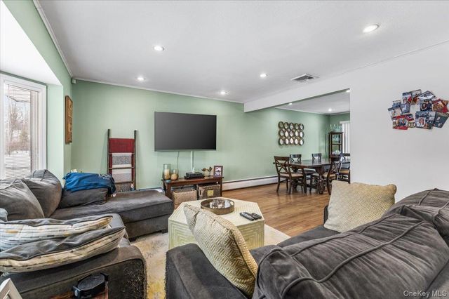 201 Martin Drive, Syosset, NY 11791