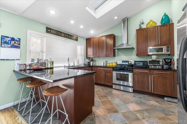 201 Martin Drive, Syosset, NY 11791