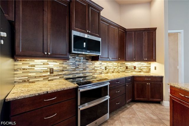 2832 SW 26th AVE, Cape Coral, FL 33914