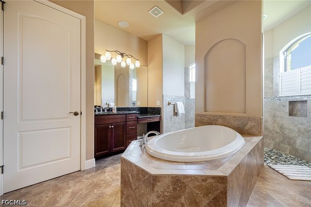 2832 SW 26th AVE, Cape Coral, FL 33914