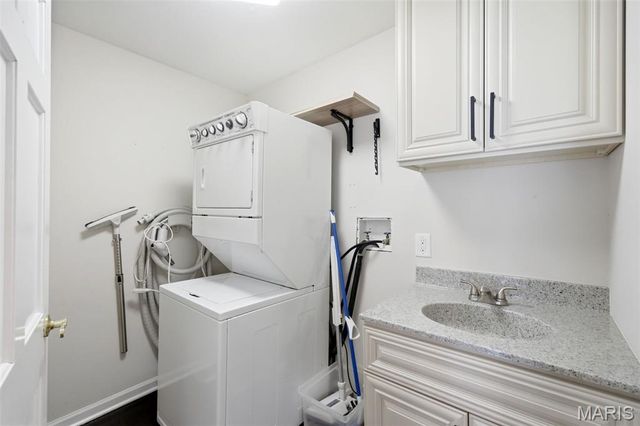 14300 Open Meadow Court, Chesterfield, MO 63017