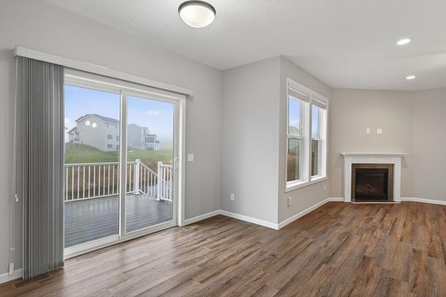 9837 Jasmine Avenue NE, Hanover, MN 55341