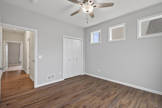 9837 Jasmine Avenue NE, Hanover, MN 55341