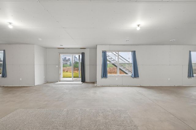 9837 Jasmine Avenue NE, Hanover, MN 55341