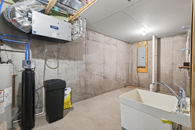 9837 Jasmine Avenue NE, Hanover, MN 55341