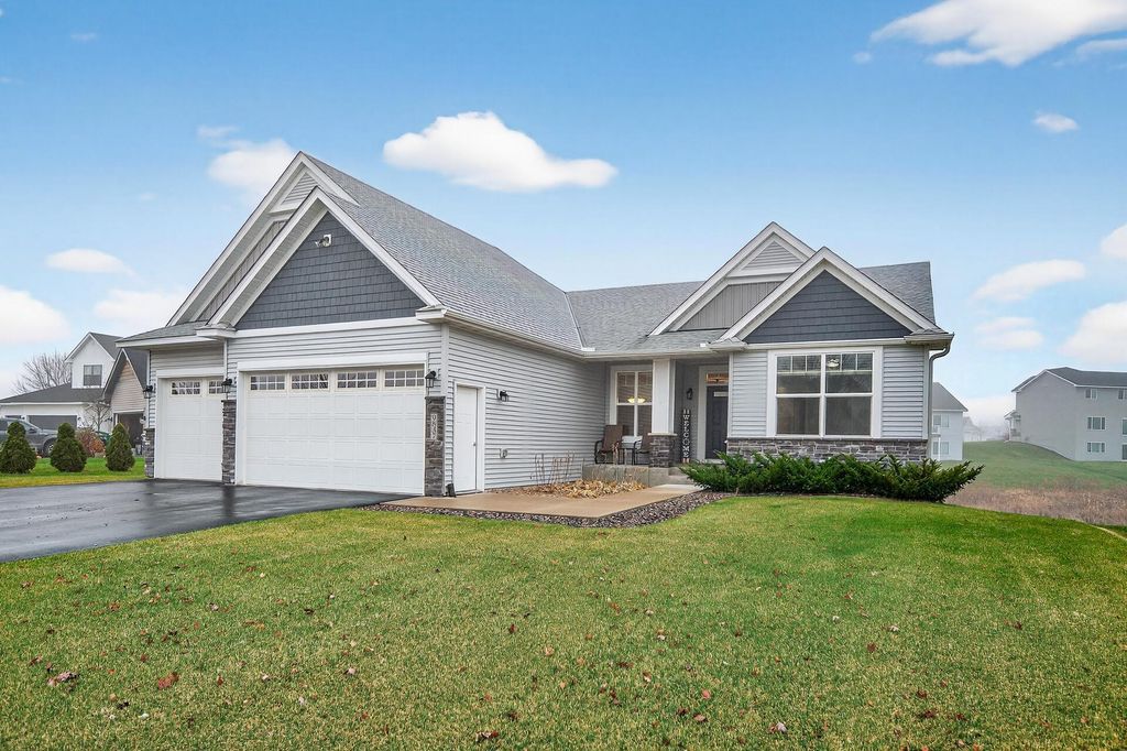 9837 Jasmine Avenue NE, Hanover, MN 55341