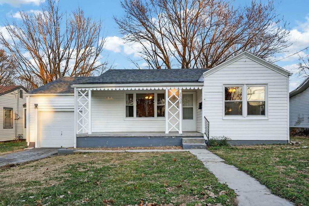 2502 N Campbell Avenue, Springfield, MO 65803