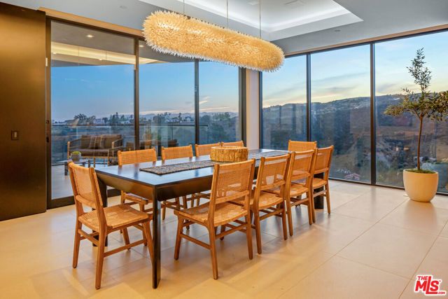 1731 Summitridge Drive, Beverly Hills, CA 90210