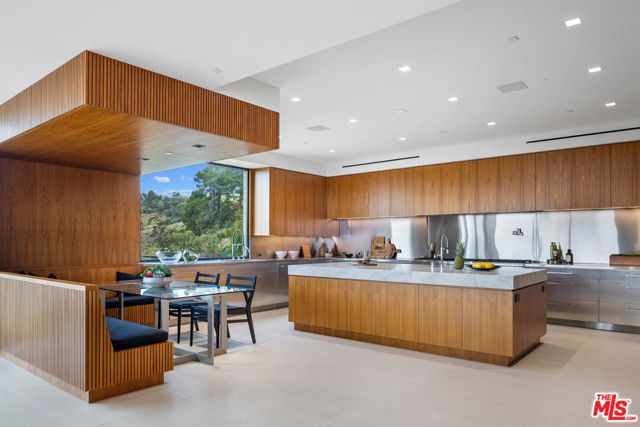 1731 Summitridge Drive, Beverly Hills, CA 90210