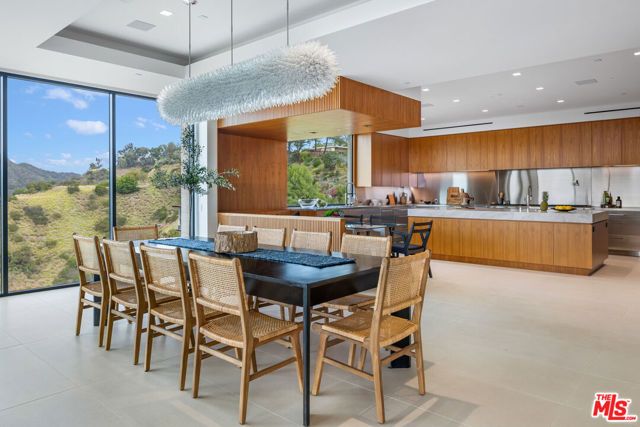 1731 Summitridge Drive, Beverly Hills, CA 90210