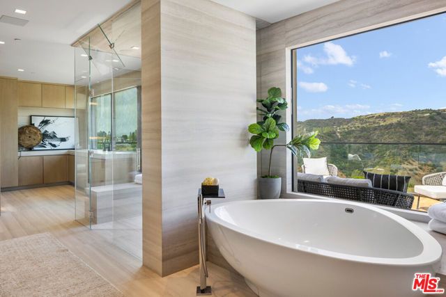 1731 Summitridge Drive, Beverly Hills, CA 90210