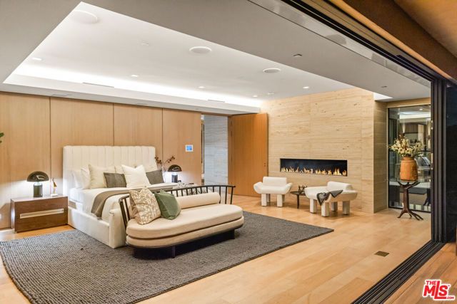 1731 Summitridge Drive, Beverly Hills, CA 90210