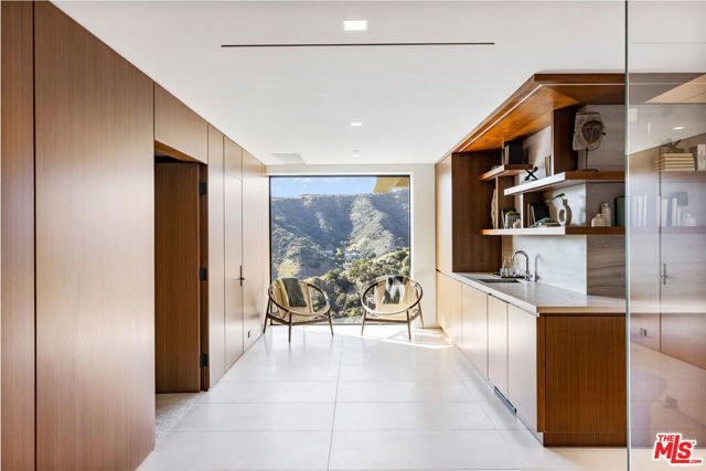 1731 Summitridge Drive, Beverly Hills, CA 90210