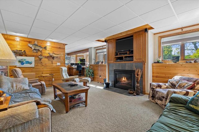 3803 N CRIPPLE CREEK DRIVE, Appleton, WI 54913
