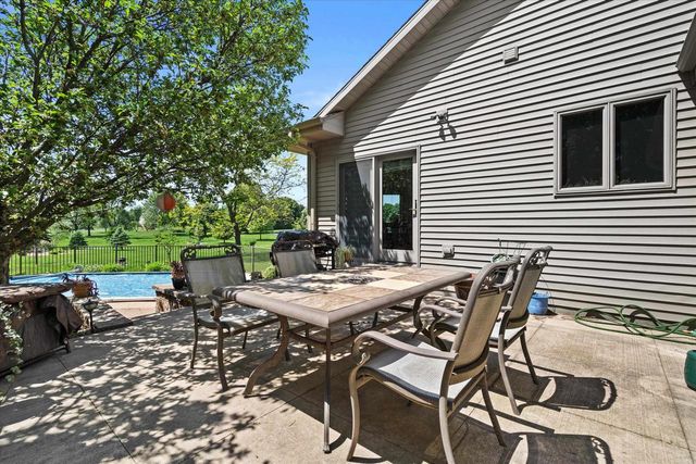 3803 N CRIPPLE CREEK DRIVE, Appleton, WI 54913