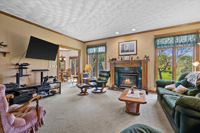 3803 N CRIPPLE CREEK DRIVE, Appleton, WI 54913