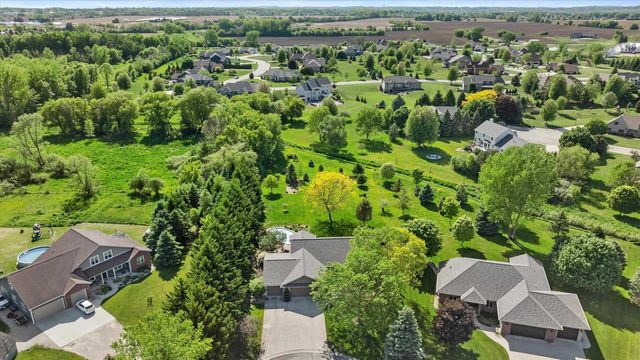 3803 N CRIPPLE CREEK DRIVE, Appleton, WI 54913