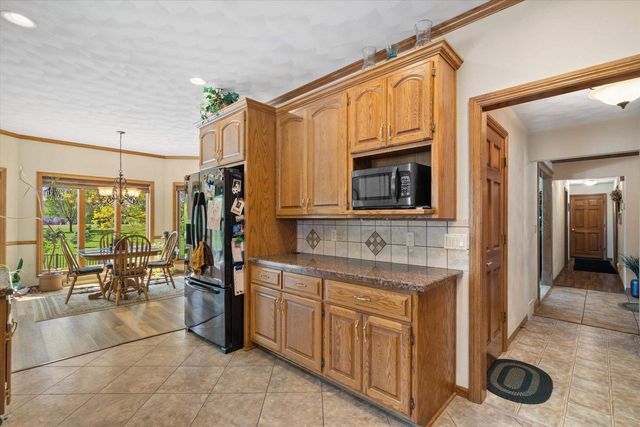 3803 N CRIPPLE CREEK DRIVE, Appleton, WI 54913