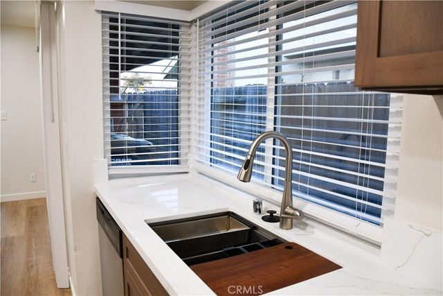 802 E La Veta, Orange, CA 92866