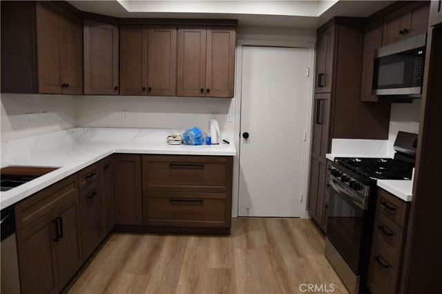 802 E La Veta, Orange, CA 92866