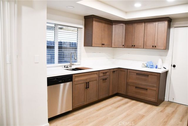 802 E La Veta, Orange, CA 92866