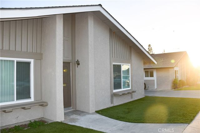 802 E La Veta, Orange, CA 92866