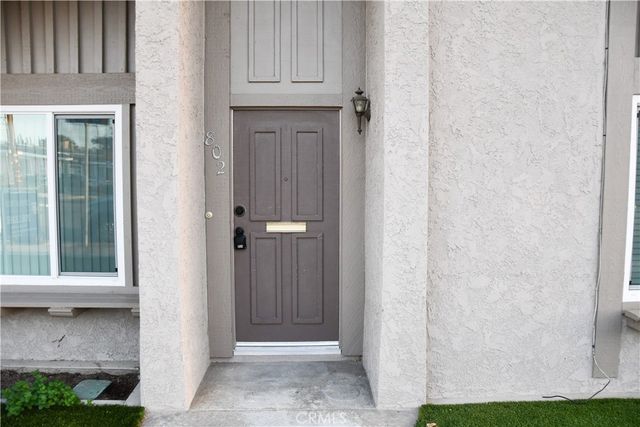 802 E La Veta, Orange, CA 92866