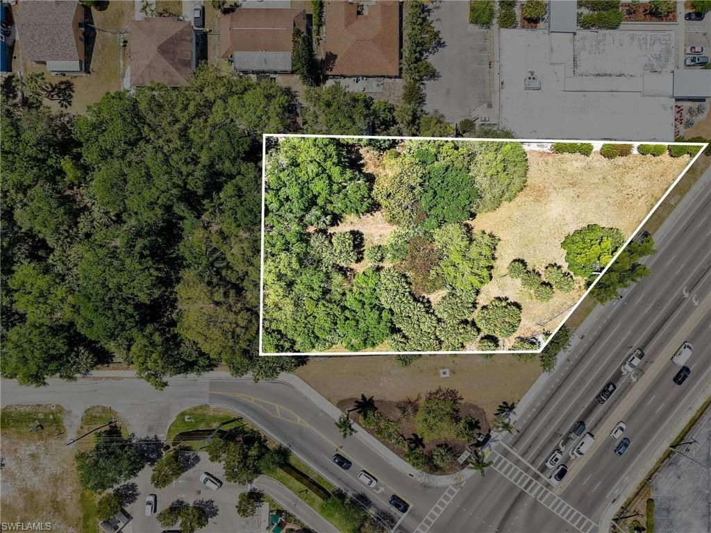 3184 Tamiami TRL E, NAPLES, FL 34112 — exterior