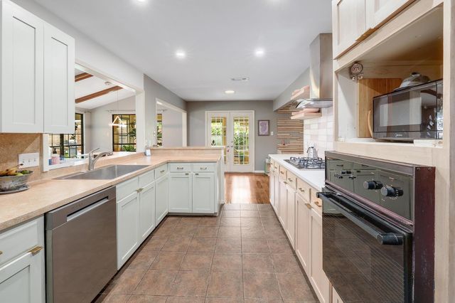 8701 Millway DR, Austin, TX 78757