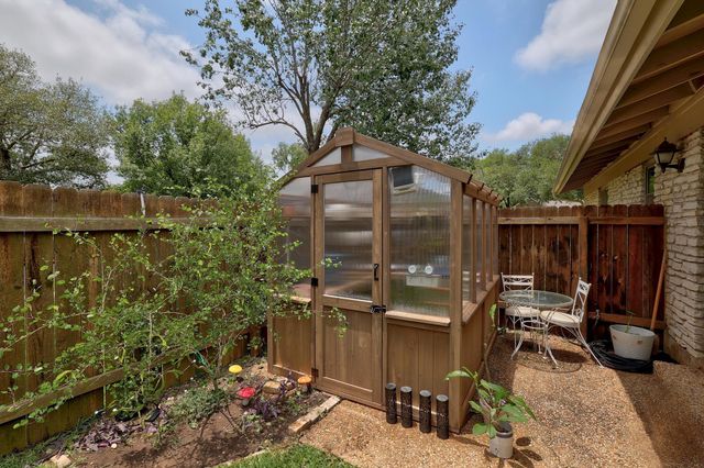 8701 Millway DR, Austin, TX 78757