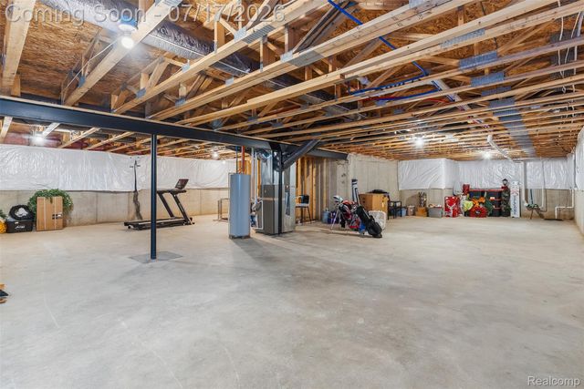2340 Scenic Hollow Drive, Grand Blanc Charter Township, MI 48439
