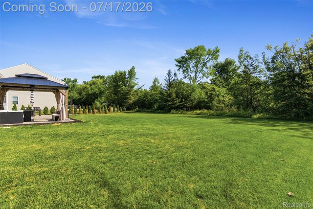 2340 Scenic Hollow Drive, Grand Blanc Charter Township, MI 48439