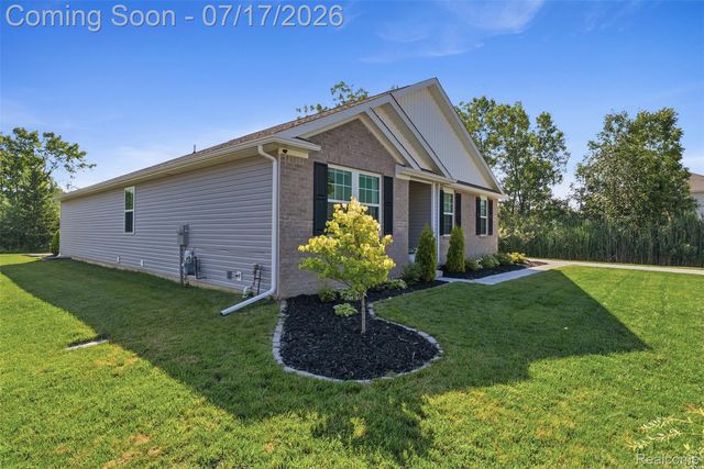 2340 Scenic Hollow Drive, Grand Blanc Charter Township, MI 48439