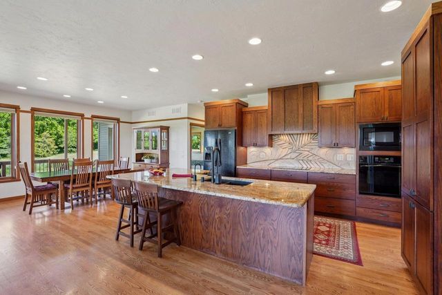 N7977 Dahlk Road, New Glarus, WI 53574