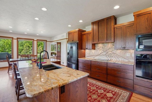 N7977 Dahlk Road, New Glarus, WI 53574