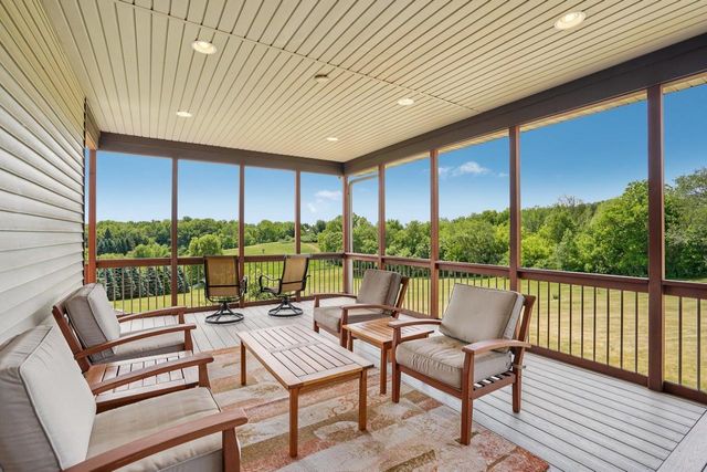 N7977 Dahlk Road, New Glarus, WI 53574