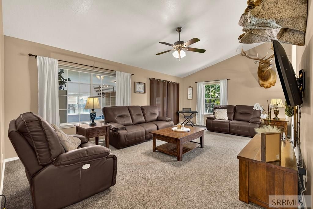 Image 3 of property listing at 1319 Travois Circle, Blackfoot, ID 83221