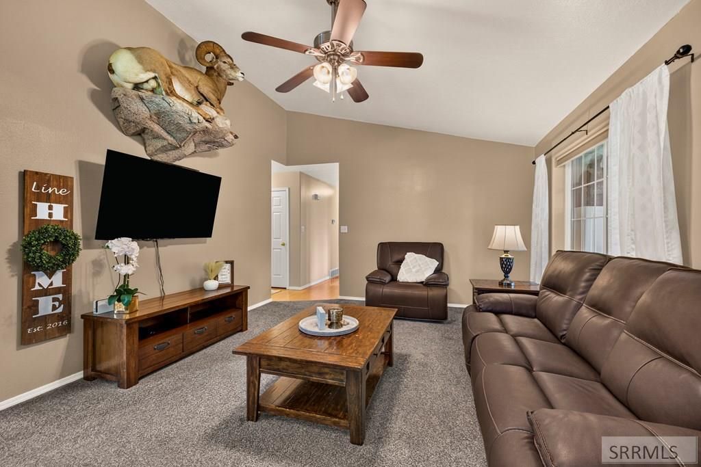 Image 4 of property listing at 1319 Travois Circle, Blackfoot, ID 83221