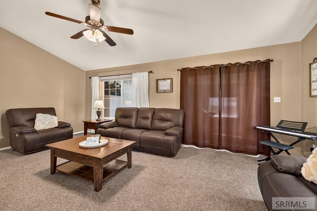 Image 5 of property listing at 1319 Travois Circle, Blackfoot, ID 83221