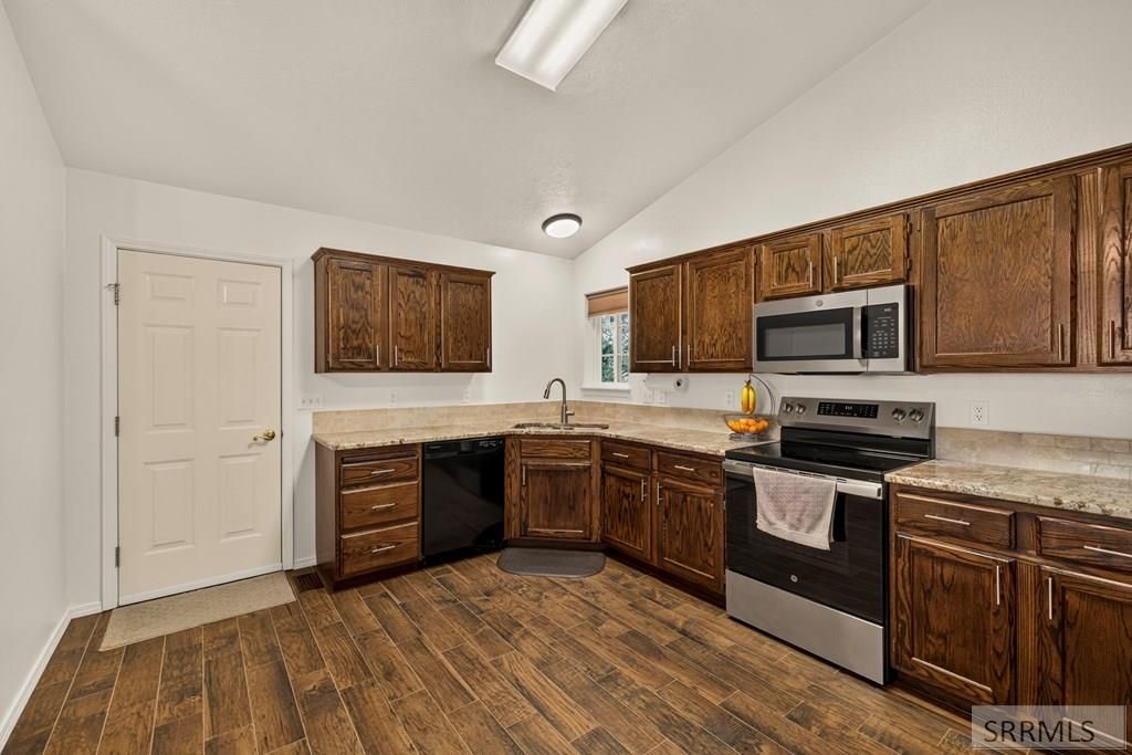 Image 7 of property listing at 1319 Travois Circle, Blackfoot, ID 83221