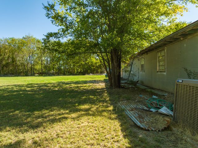 1335 E Milam Street, Mexia, TX 76667